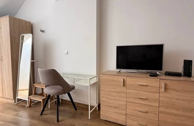 Аренда просторной, двухэтажной, 3-комнатной квартиры, 80 м², центр Белграда, Сербия